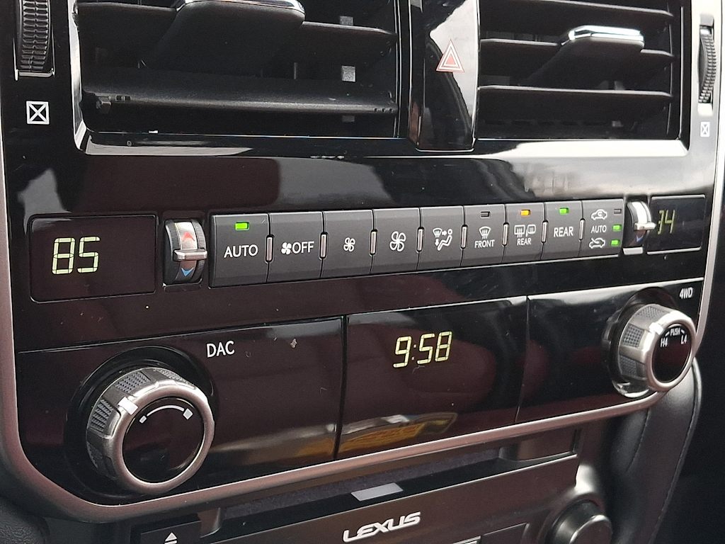 Thumbnail: 2023 Lexus GX - 19