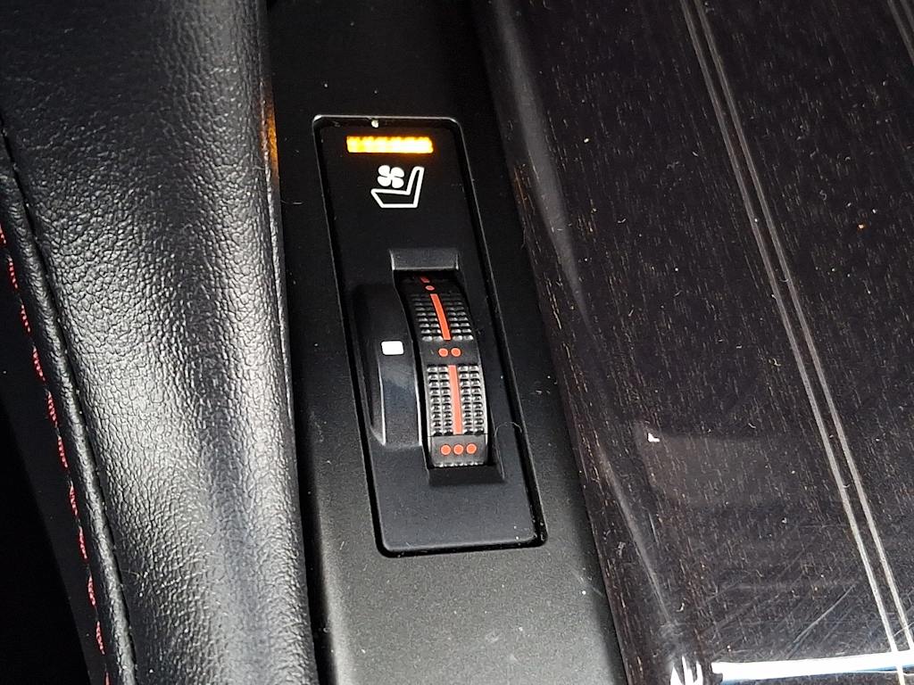 Thumbnail: 2023 Lexus GX - 24