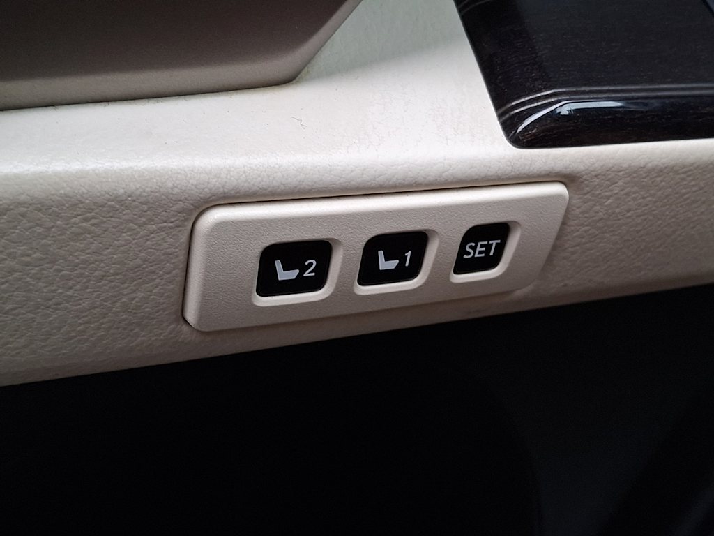 Thumbnail: 2020 Lexus GX - 28