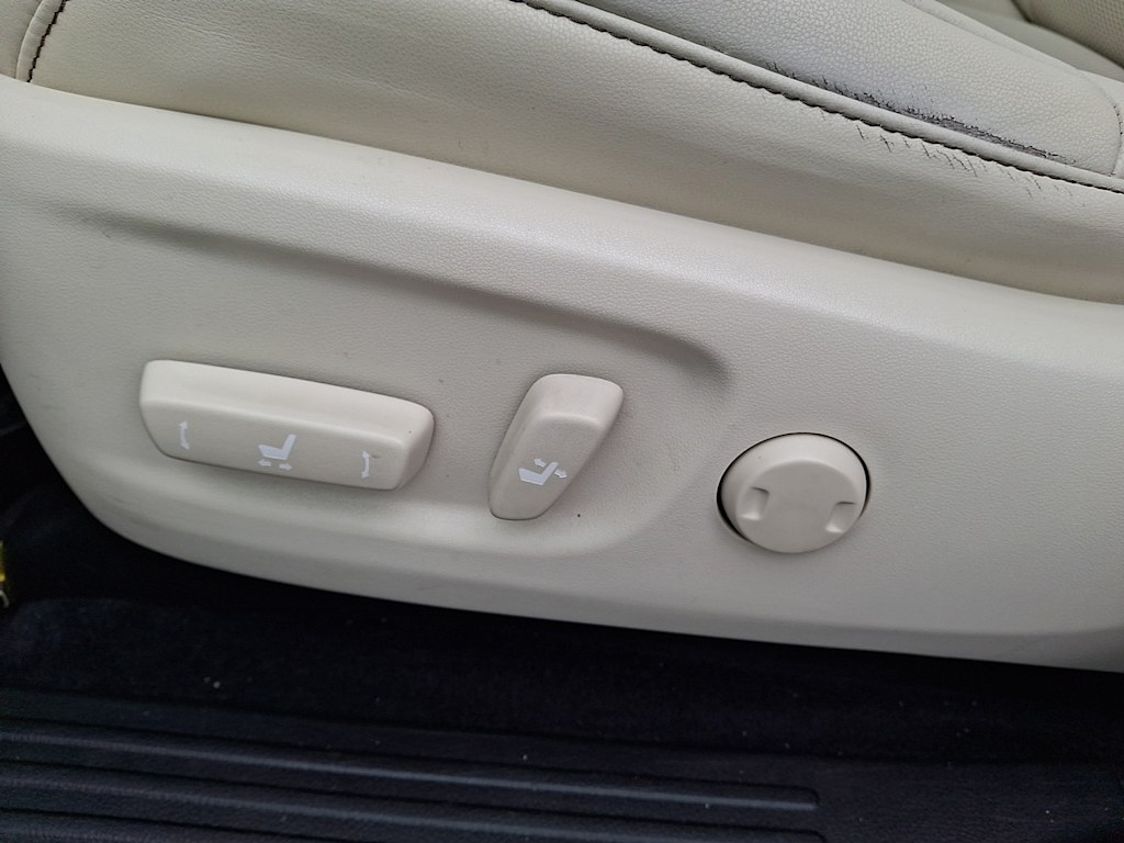 Thumbnail: 2020 Lexus GX - 18