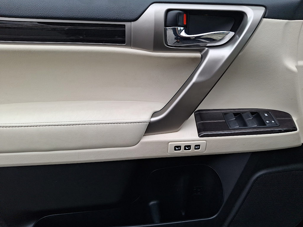 Thumbnail: 2020 Lexus GX - 17