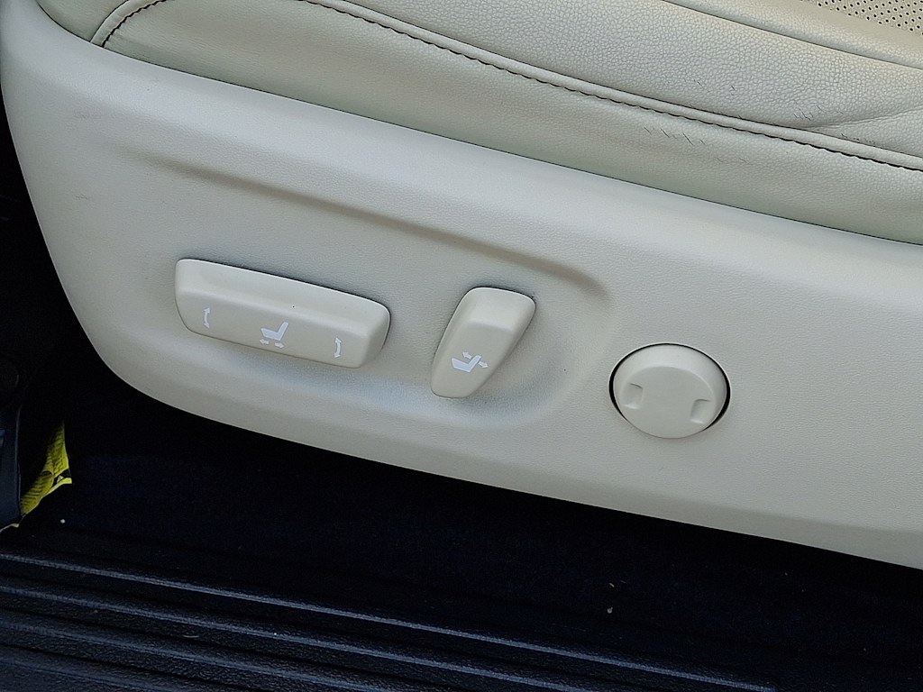Thumbnail: 2020 Lexus GX - 17