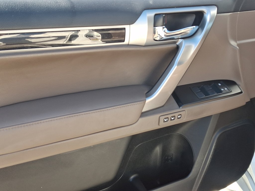 Thumbnail: 2023 Lexus GX - 16