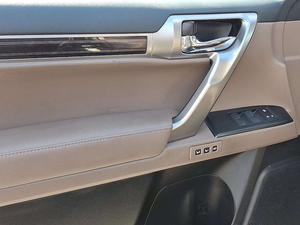 Thumbnail: 2023 Lexus GX - 17