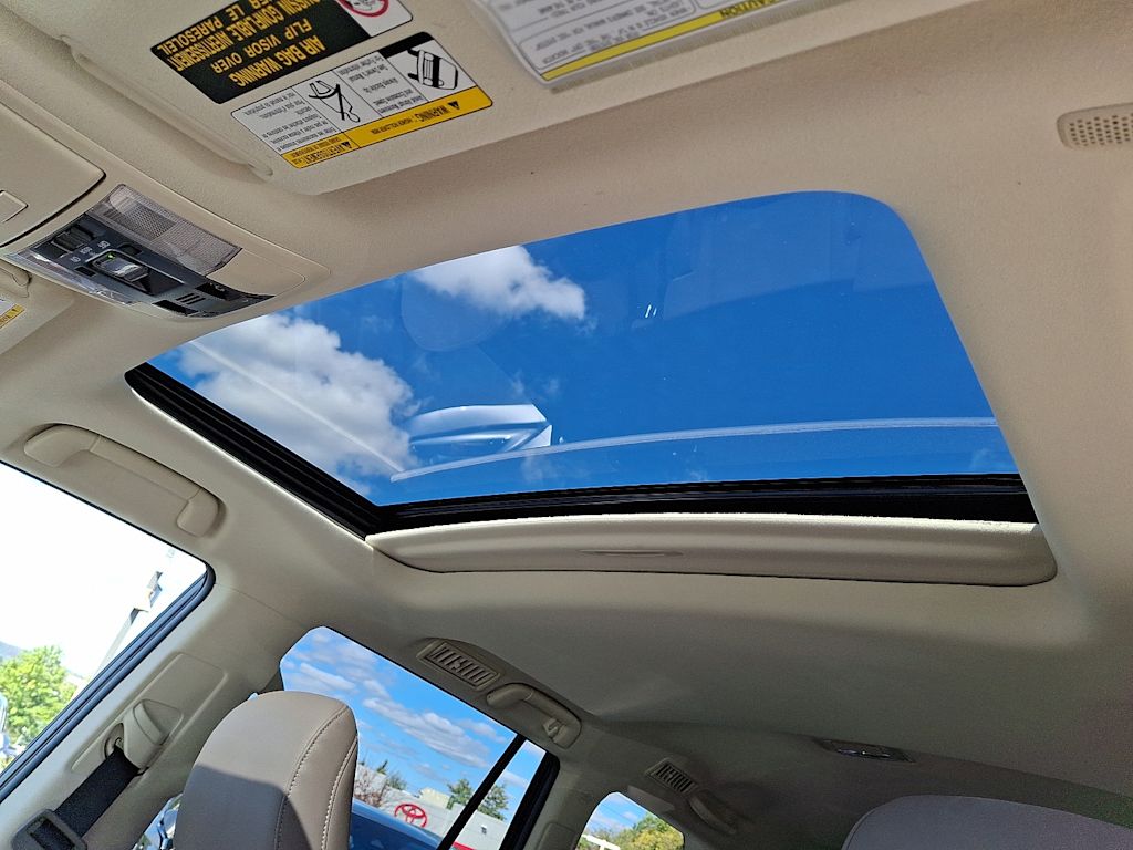 Thumbnail: 2023 Lexus GX - 19