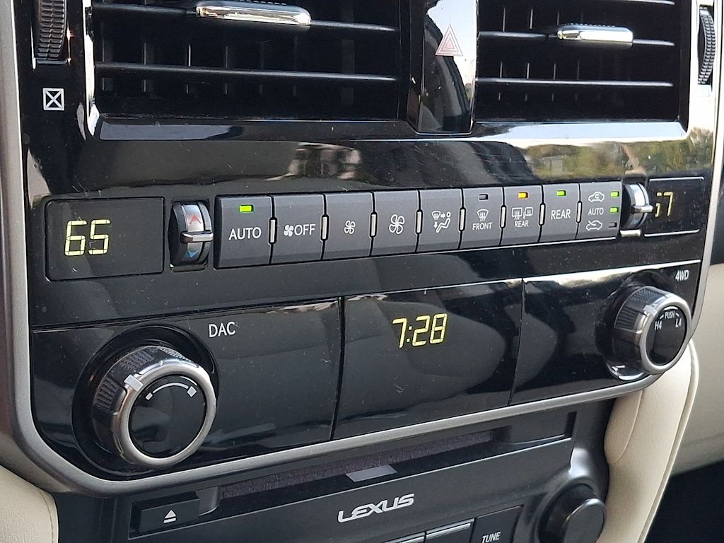 Thumbnail: 2023 Lexus GX - 19