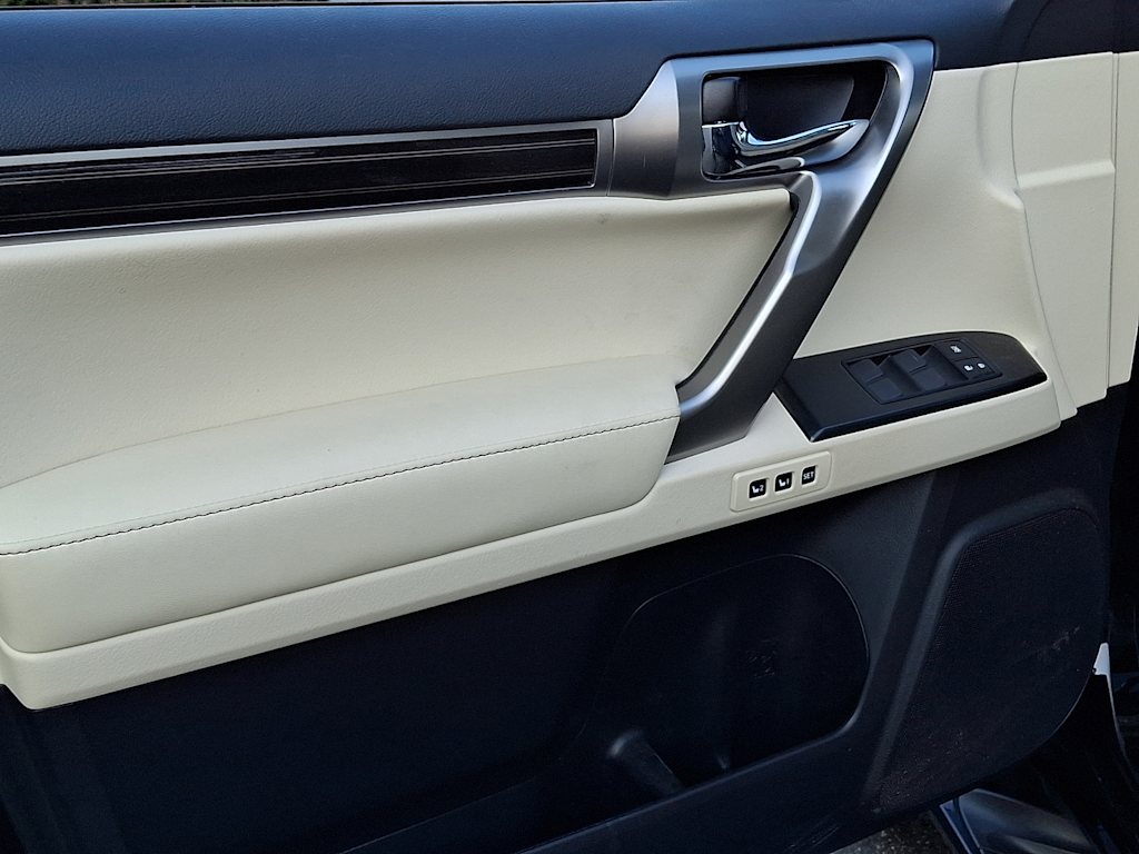 Thumbnail: 2023 Lexus GX - 16