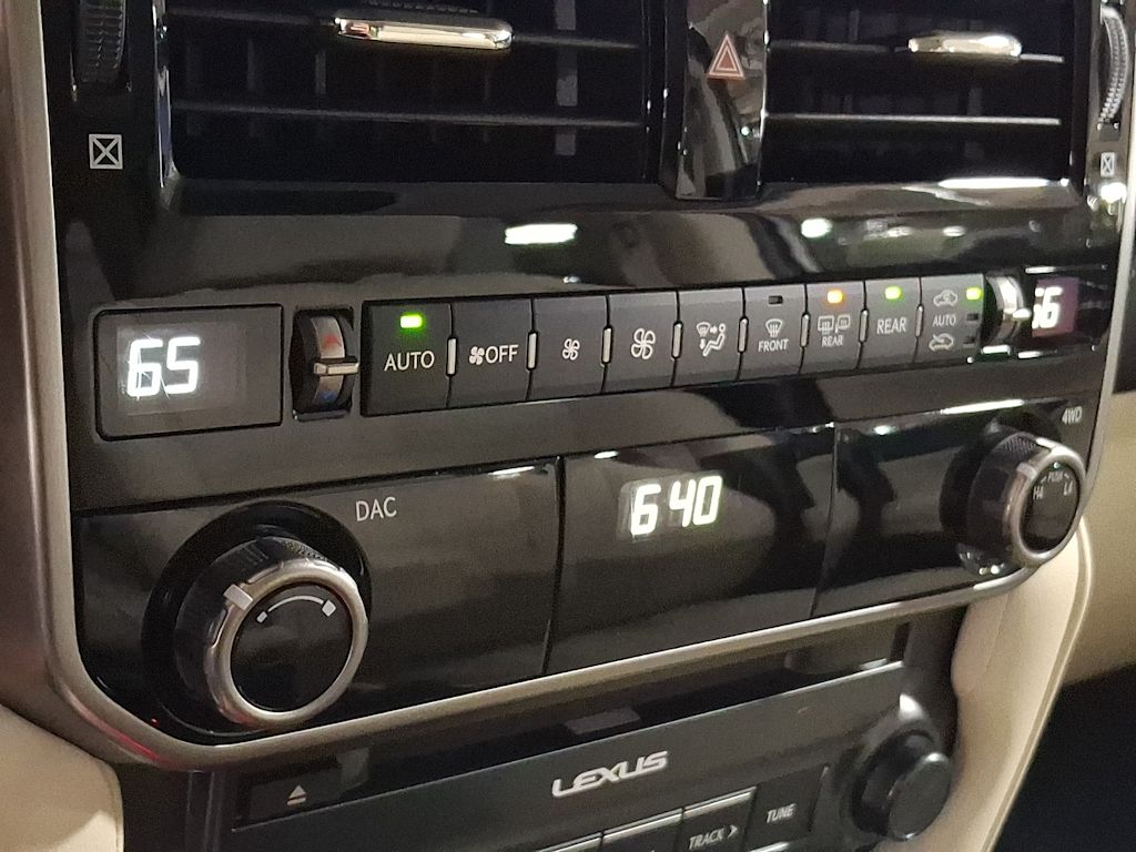 Thumbnail: 2023 Lexus GX - 19