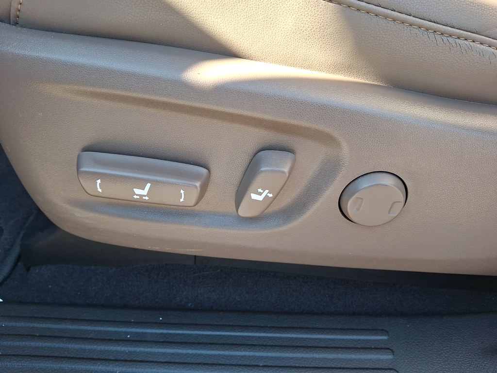 Thumbnail: 2022 Lexus GX - 18