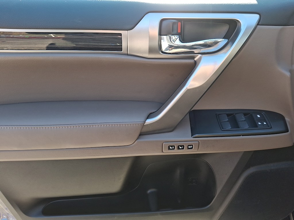 Thumbnail: 2022 Lexus GX - 17