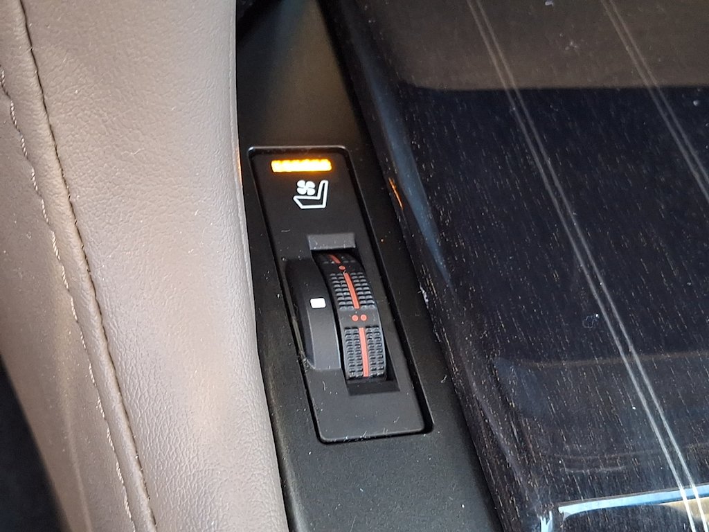 Thumbnail: 2022 Lexus GX - 24