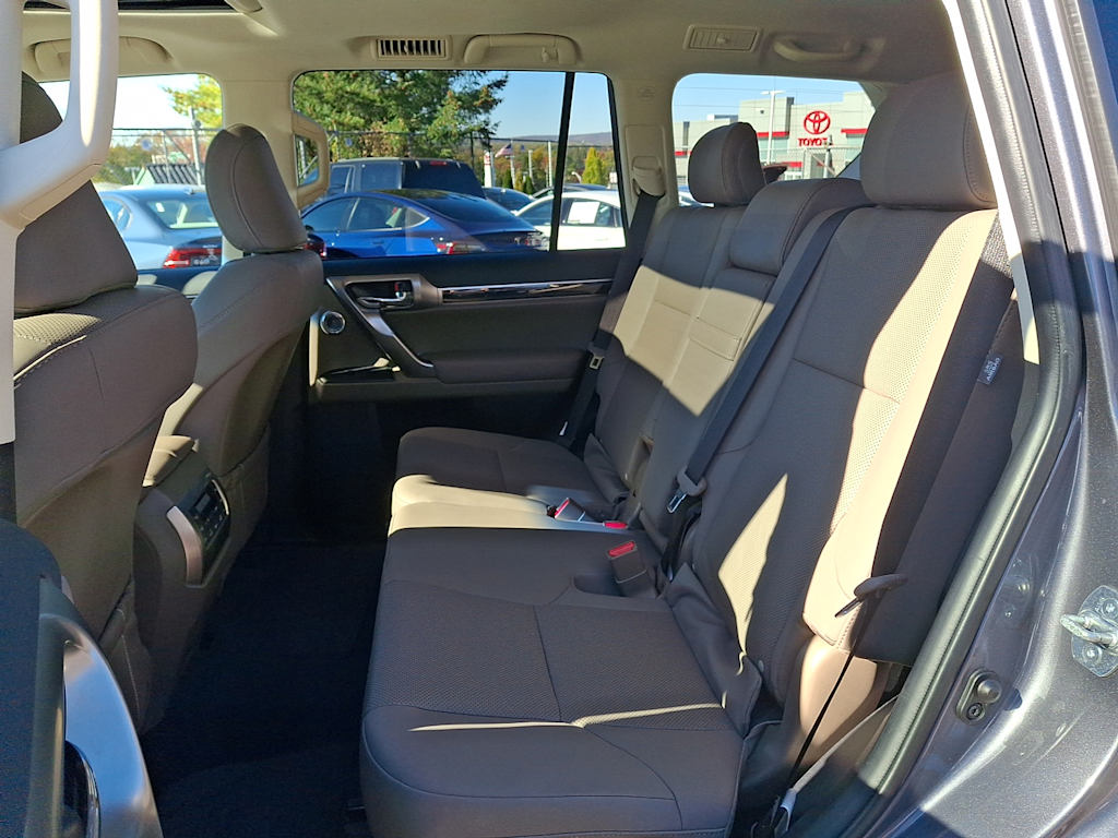 Thumbnail: 2022 Lexus GX - 8