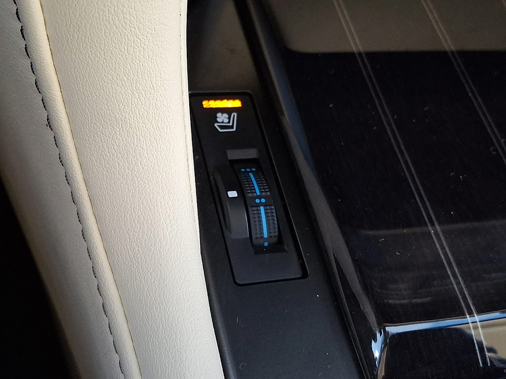 Thumbnail: 2022 Lexus GX - 22