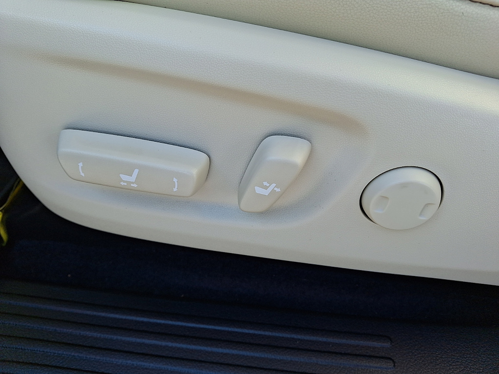 Thumbnail: 2022 Lexus GX - 16