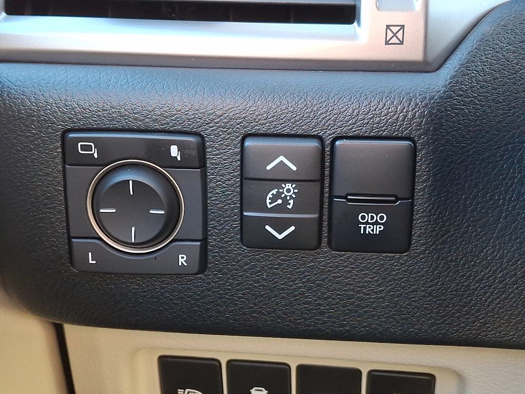 Thumbnail: 2022 Lexus GX - 26