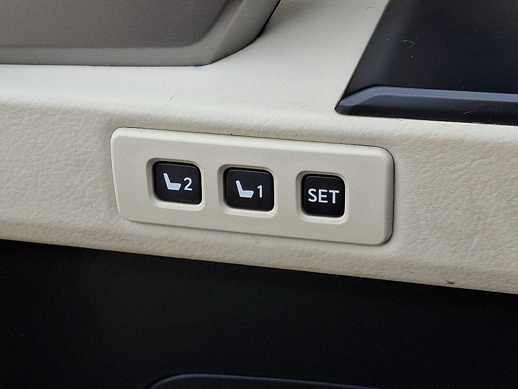 Thumbnail: 2023 Lexus GX - 28