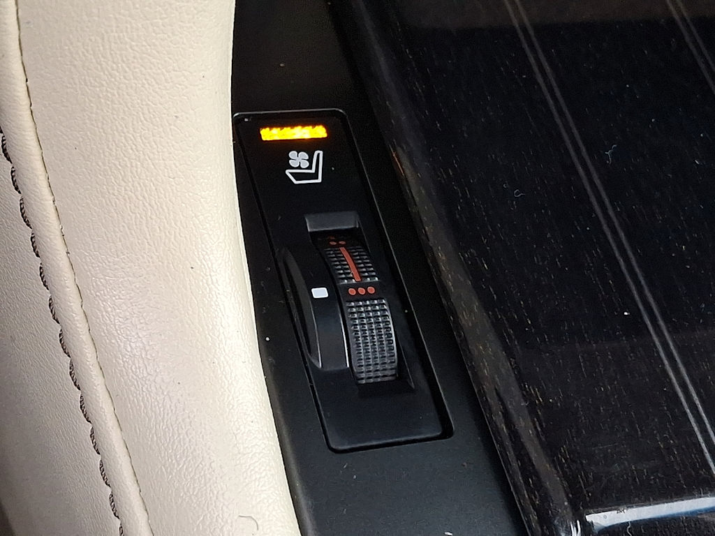 Thumbnail: 2023 Lexus GX - 25