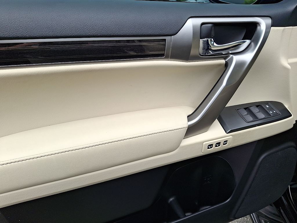 Thumbnail: 2023 Lexus GX - 17