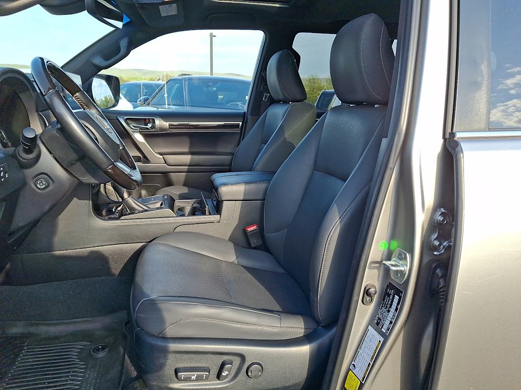 Thumbnail: 2023 Lexus GX - 8