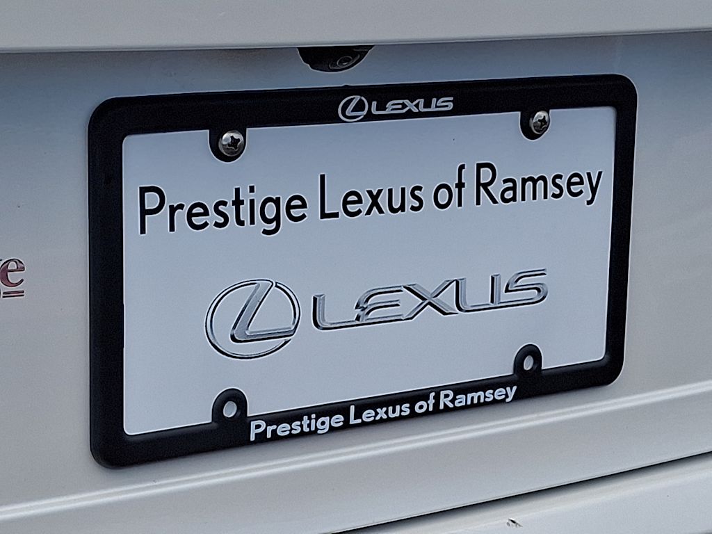 Thumbnail: 2024 Lexus ES - 30