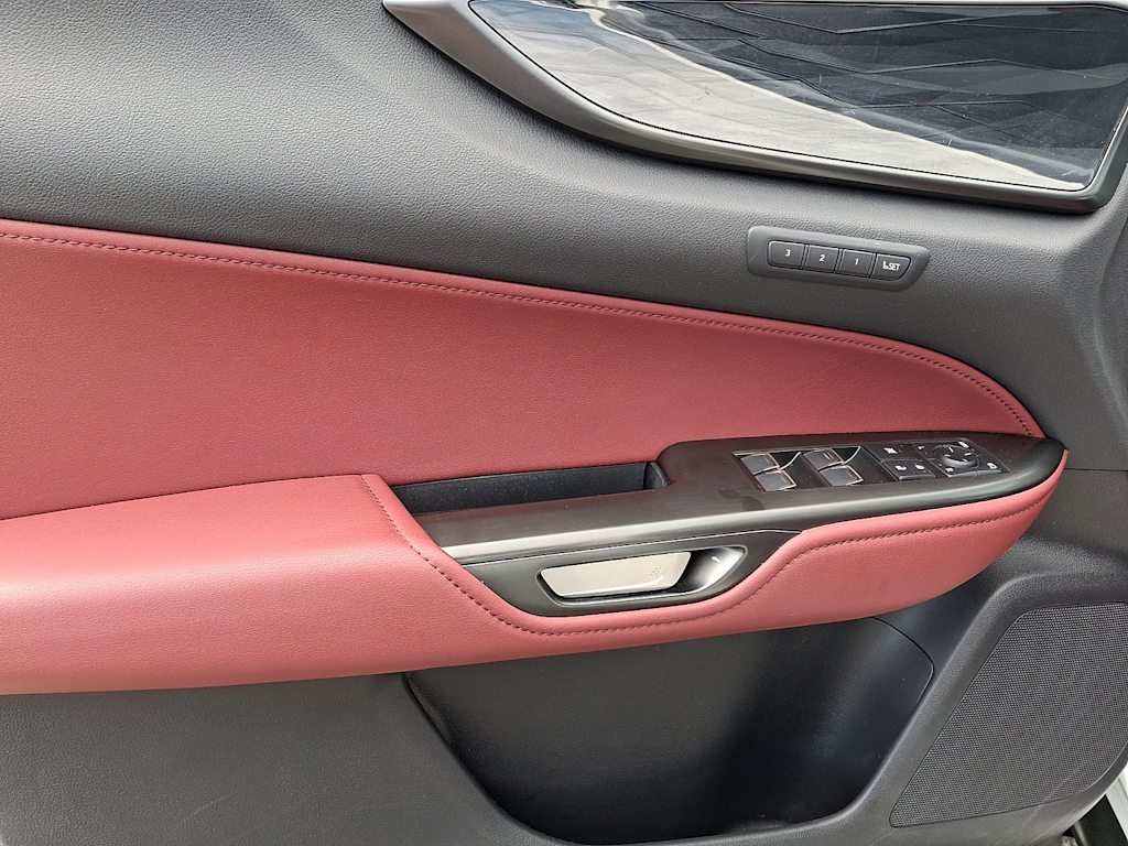 Thumbnail: 2024 Lexus ES - 16