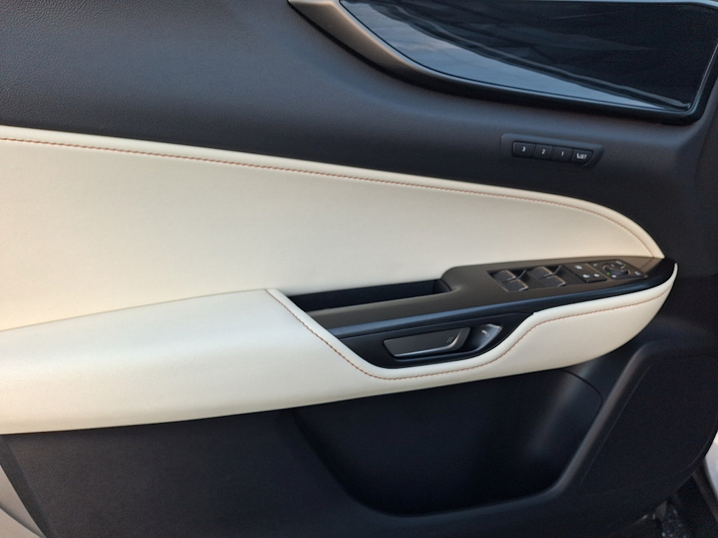 Thumbnail: 2024 Lexus ES - 16