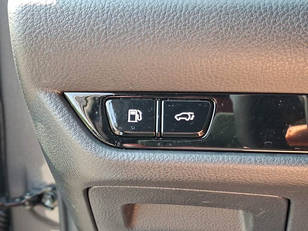 Thumbnail: 2024 Lexus ES - 25