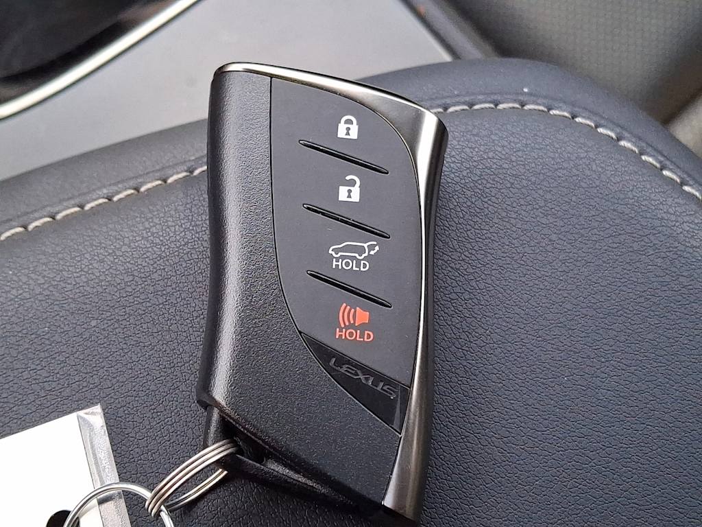Thumbnail: 2024 Lexus ES - 13