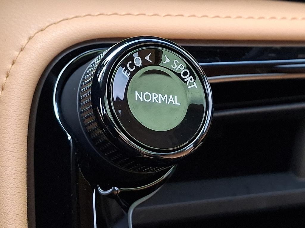 Thumbnail: 2025 Lexus ES - 25