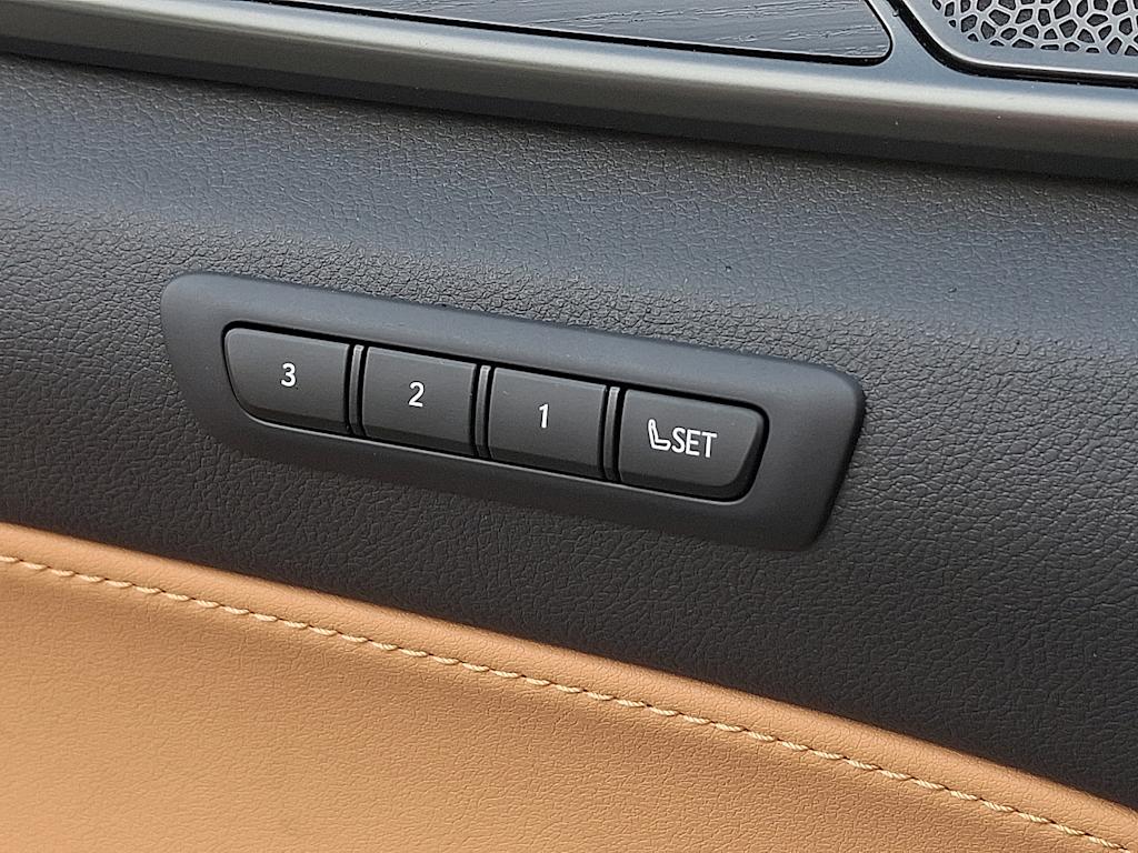 Thumbnail: 2025 Lexus ES - 26