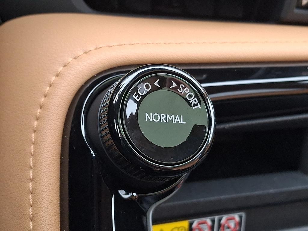 Thumbnail: 2025 Lexus ES - 25