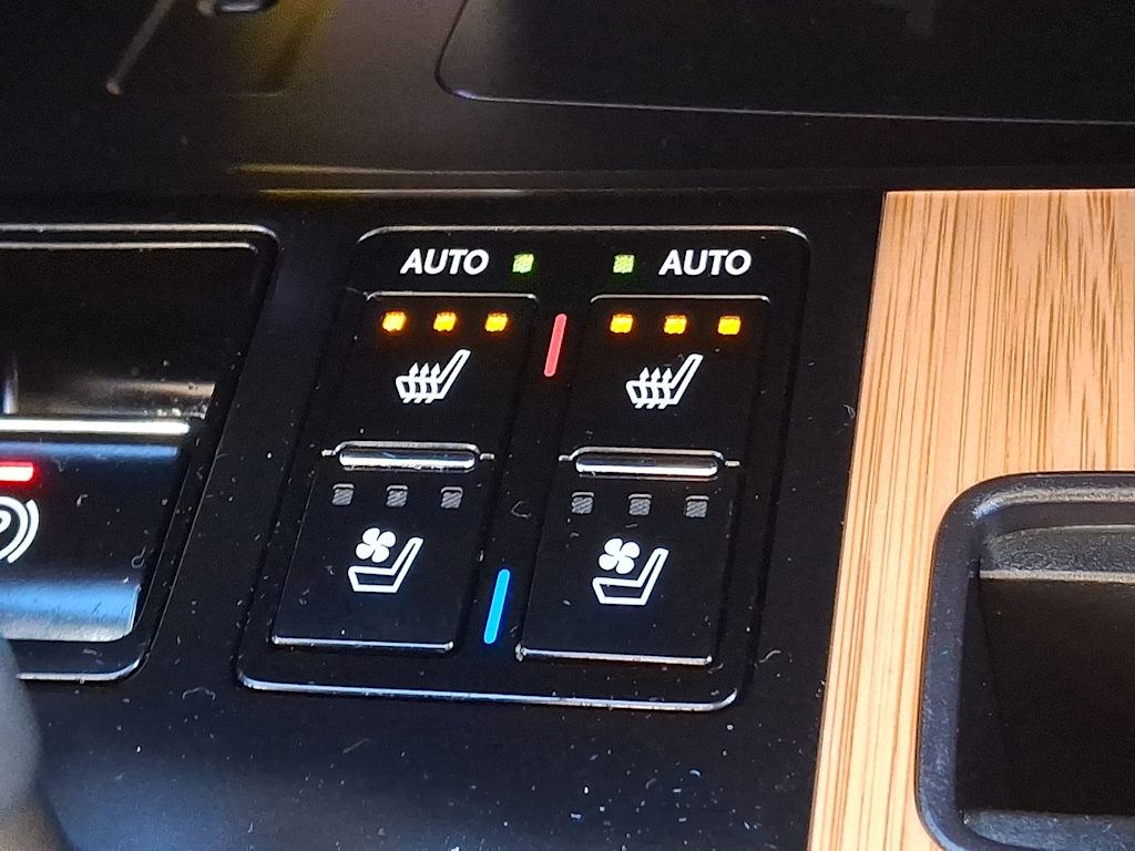 Thumbnail: 2021 Lexus RX - 23