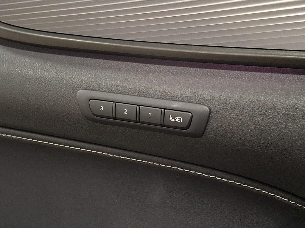 Thumbnail: 2024 Lexus ES - 27