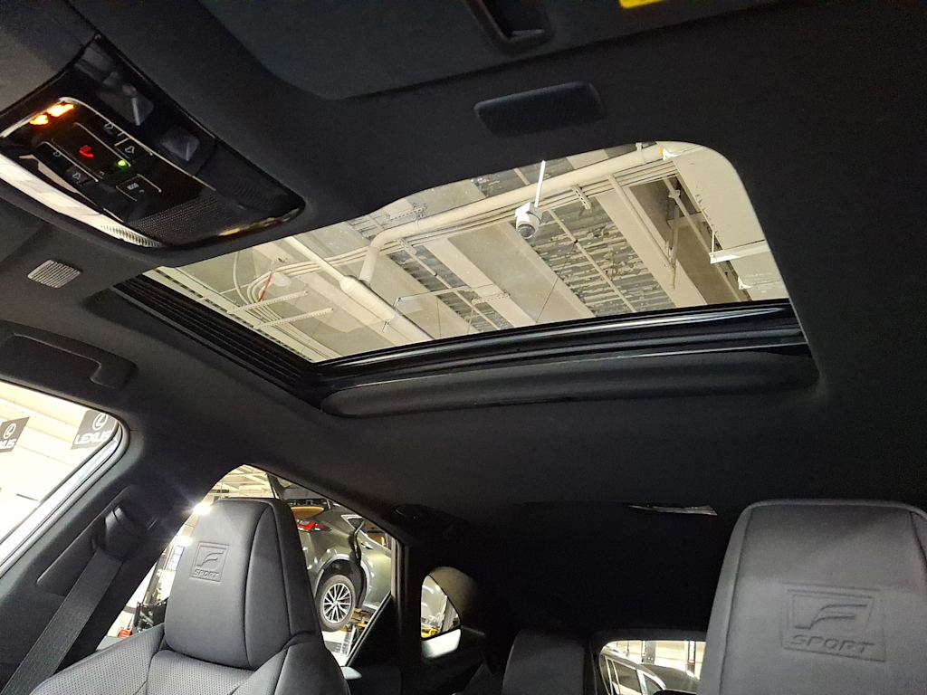 Thumbnail: 2024 Lexus ES - 18