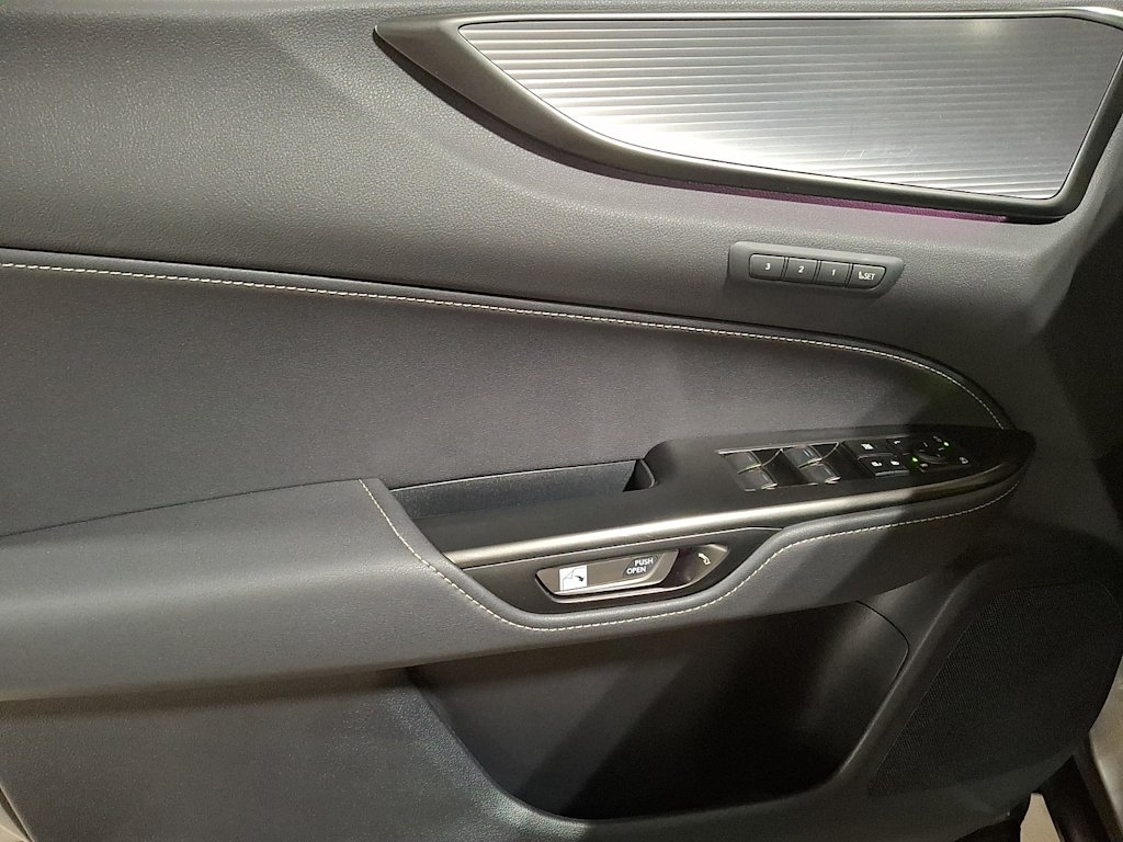 Thumbnail: 2024 Lexus ES - 16