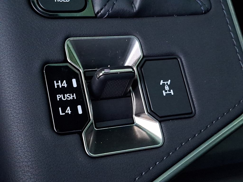 Thumbnail: 2025 Lexus ES - 24