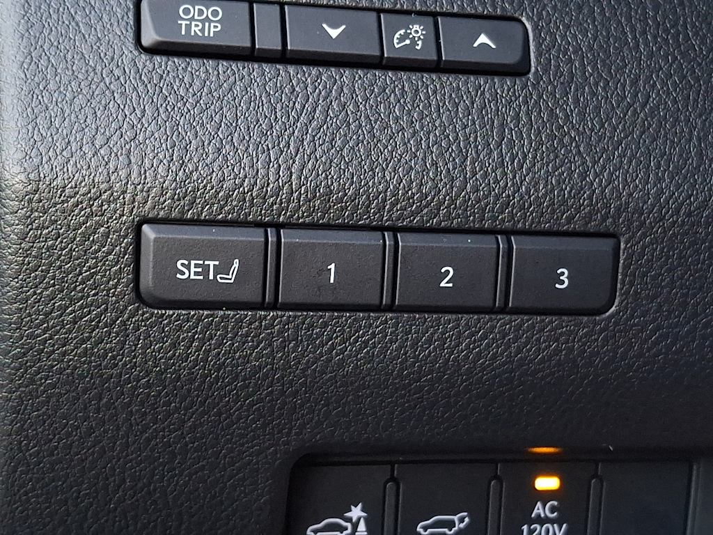 Thumbnail: 2025 Lexus ES - 27