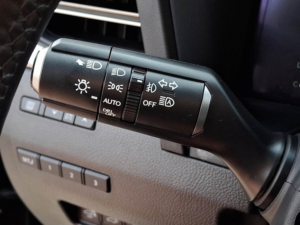 Thumbnail: 2024 Lexus ES - 28