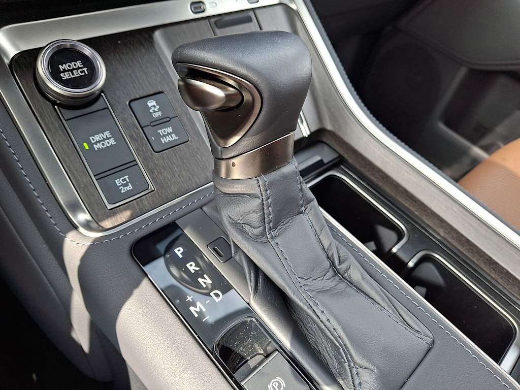 Thumbnail: 2025 Lexus ES - 10