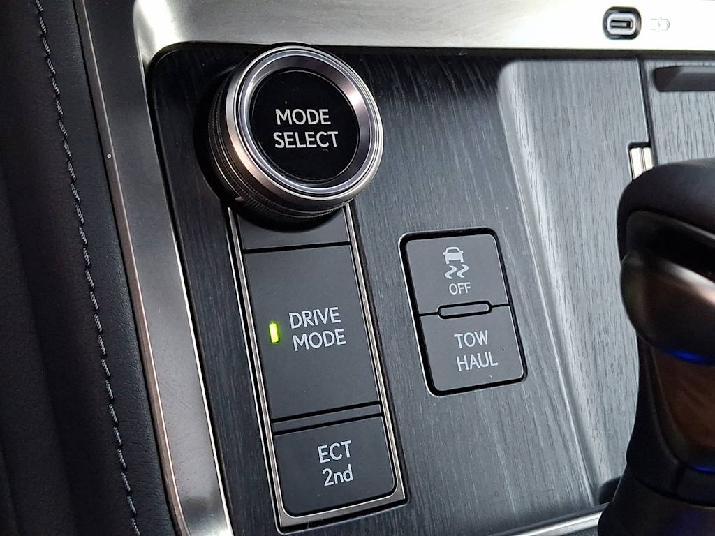 Thumbnail: 2025 Lexus ES - 24