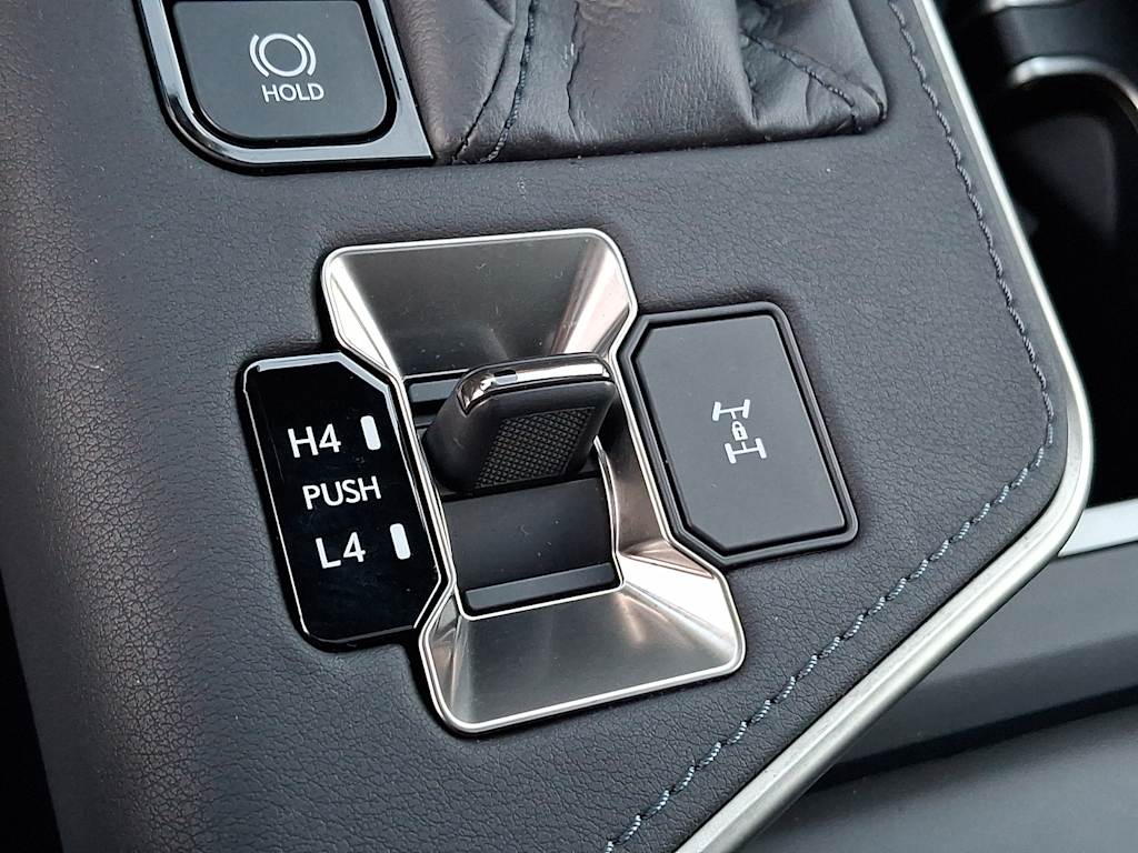 Thumbnail: 2025 Lexus ES - 25