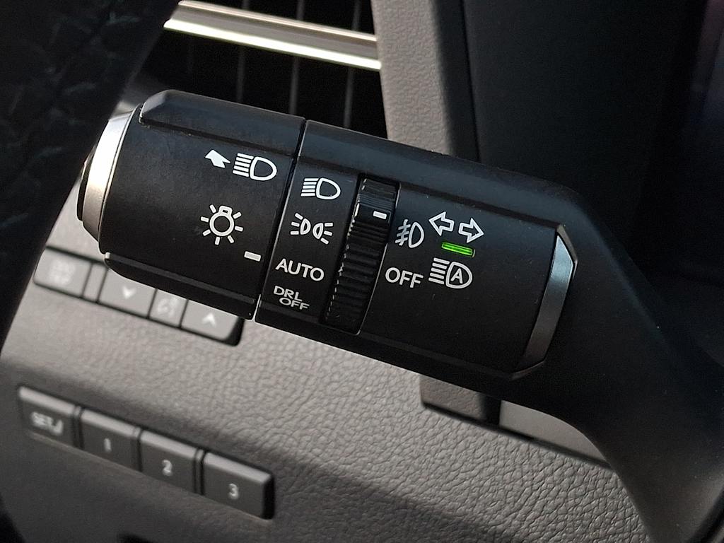 Thumbnail: 2024 Lexus ES - 11