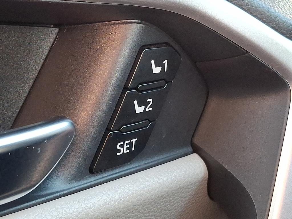 Thumbnail: 2022 Toyota RAV4 - 29