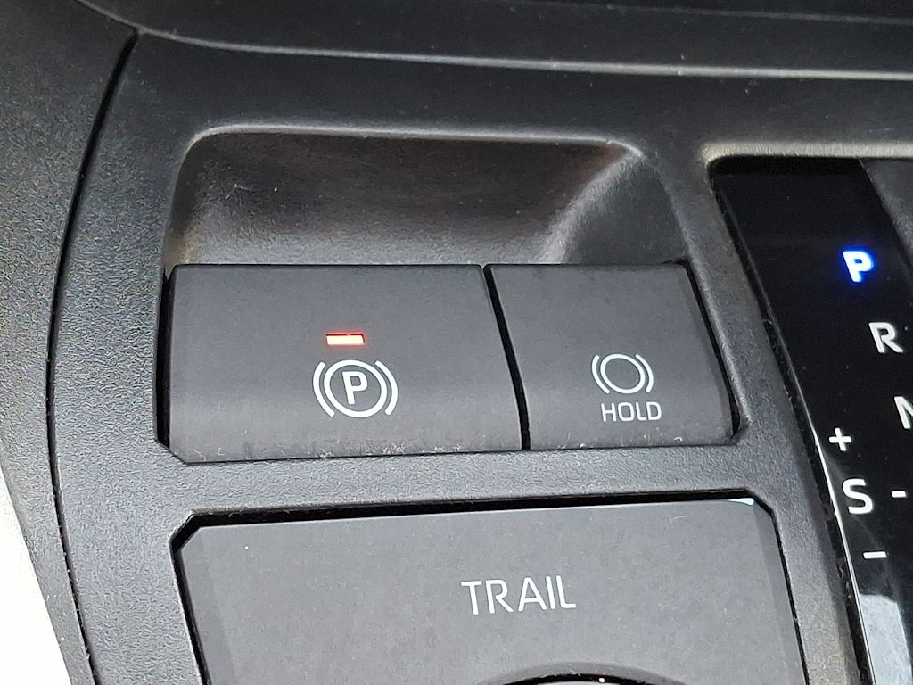 Thumbnail: 2022 Toyota RAV4 - 23