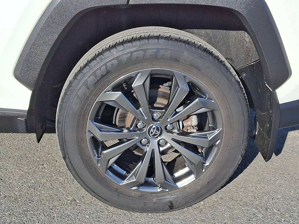 Thumbnail: 2022 Toyota RAV4 - 6