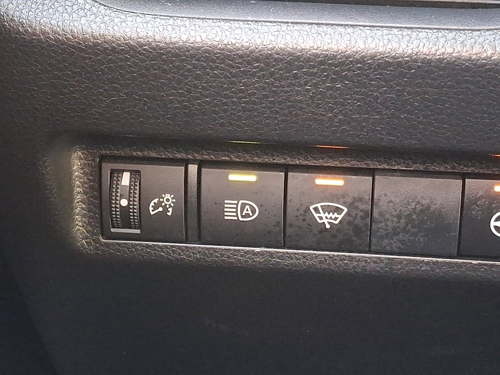 Thumbnail: 2022 Toyota RAV4 - 27