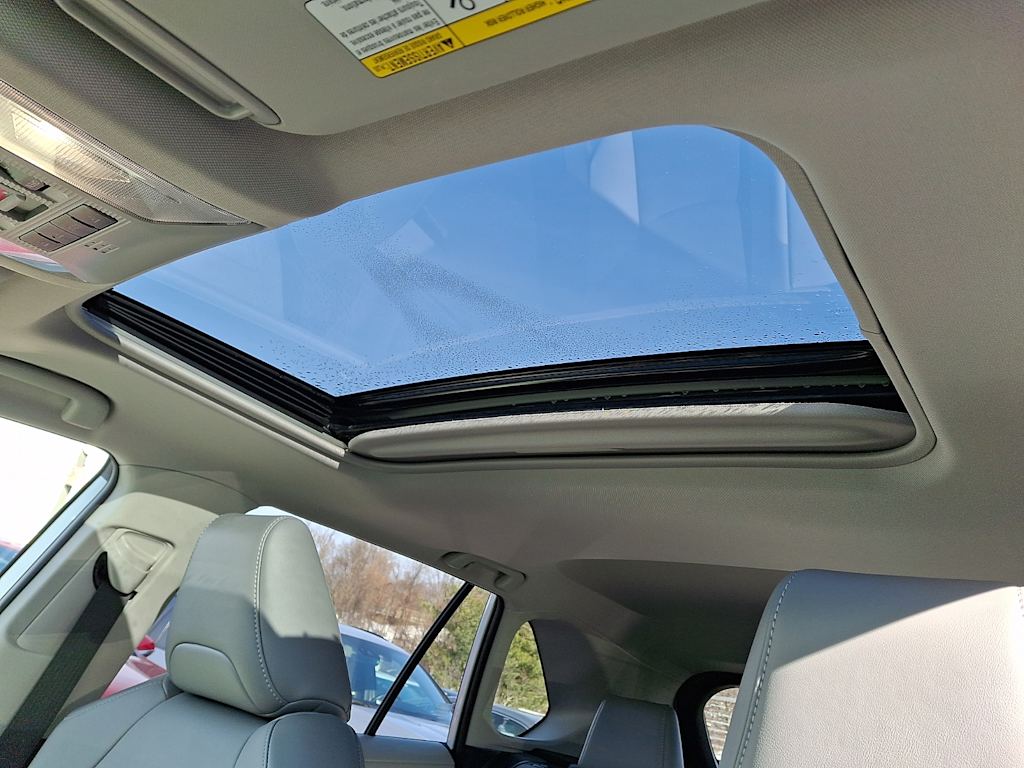 Thumbnail: 2022 Toyota RAV4 - 17