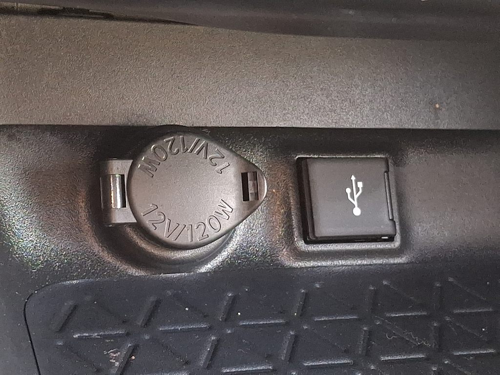 Thumbnail: 2022 Toyota RAV4 - 24