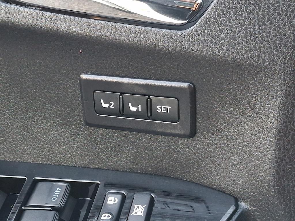 Thumbnail: 2016 Toyota RAV4 - 28