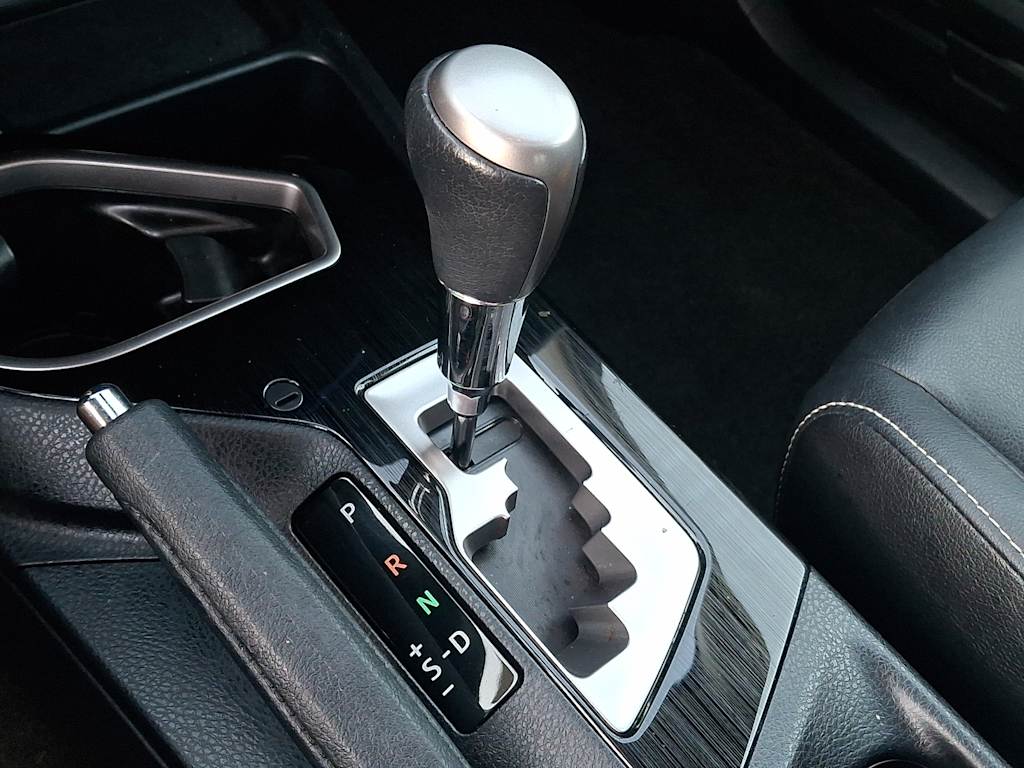 Thumbnail: 2016 Toyota RAV4 - 10